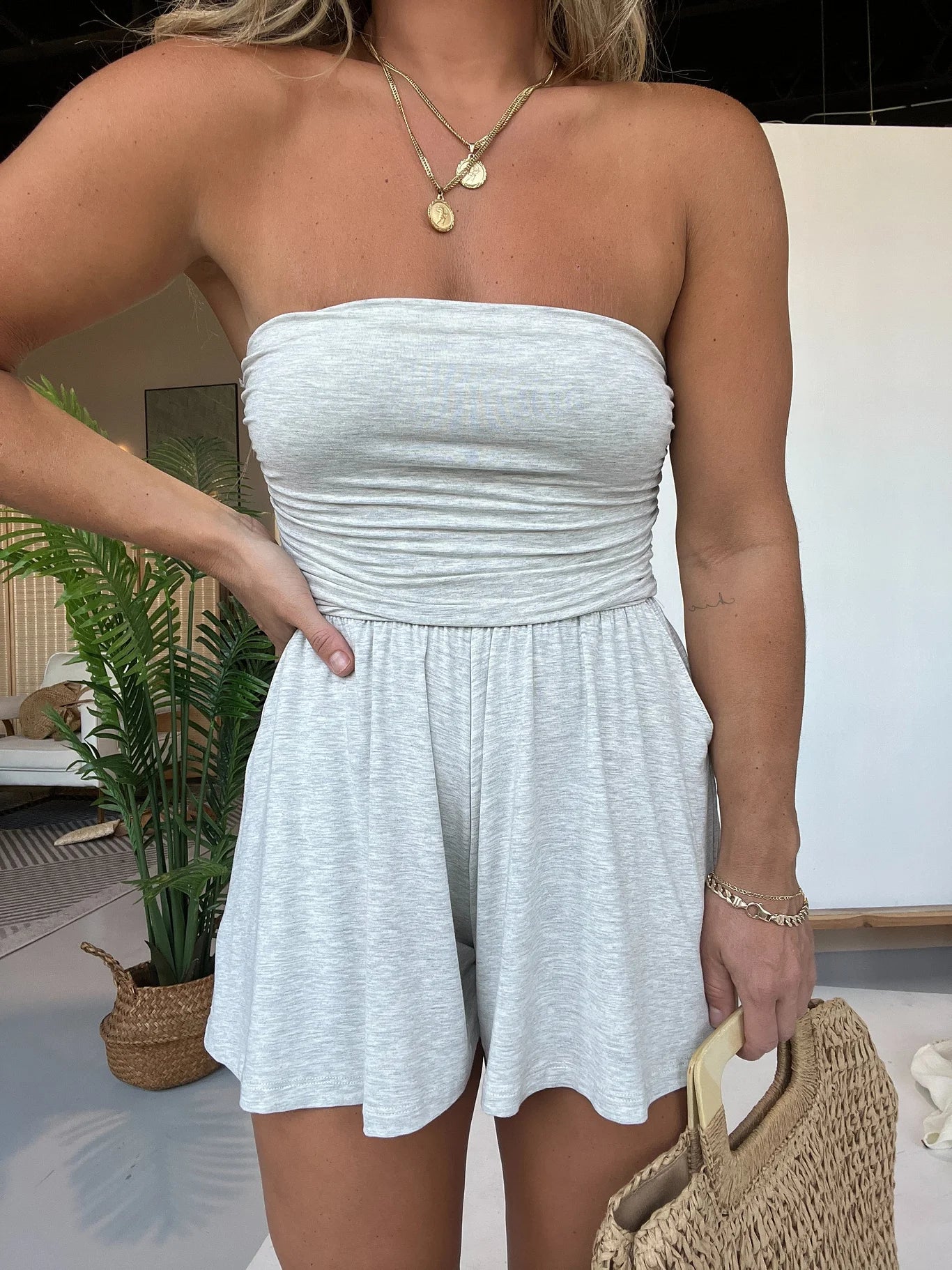 LuftLeicht | Schulterfreier Jumpsuit mit Seitlicher Raffung