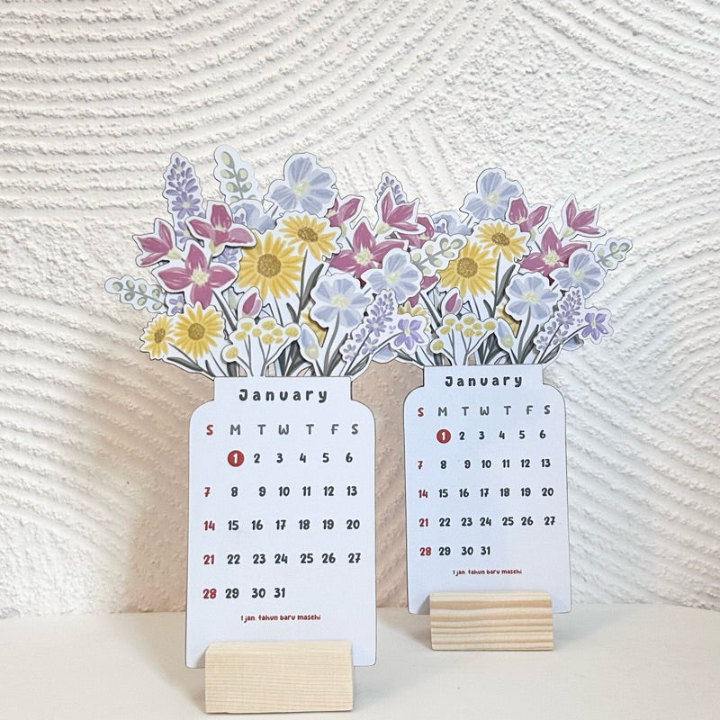 2024  Bloomy Flowers Desk Calendar | 1+1 Gratis