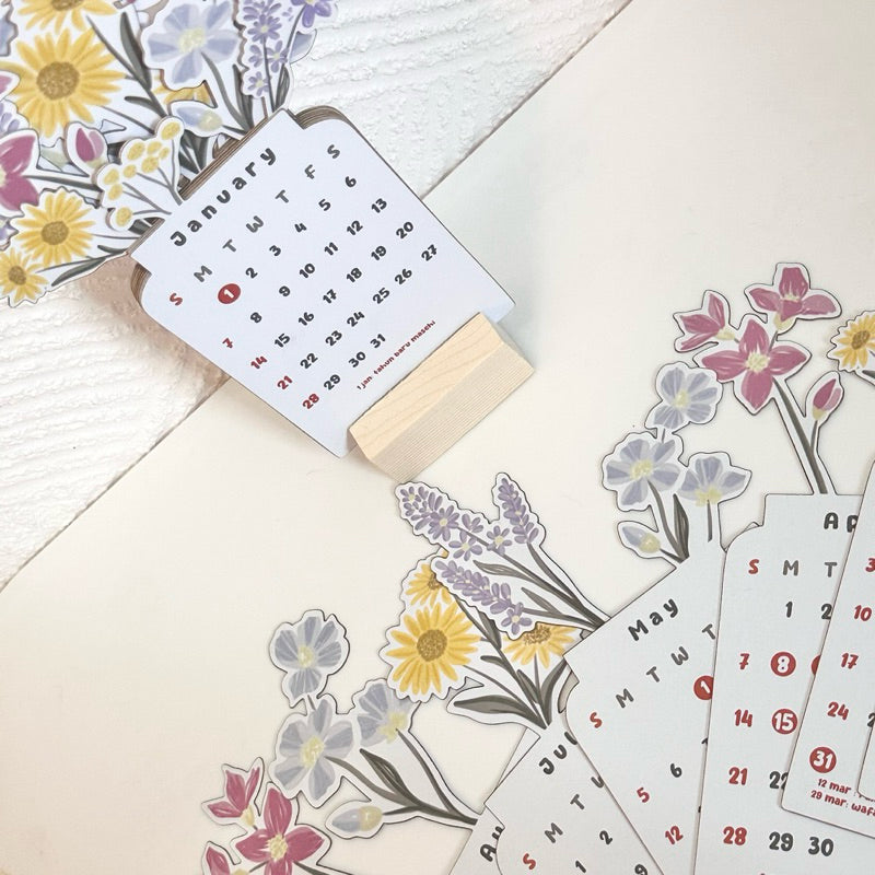 2024  Bloomy Flowers Desk Calendar | 1+1 Gratis