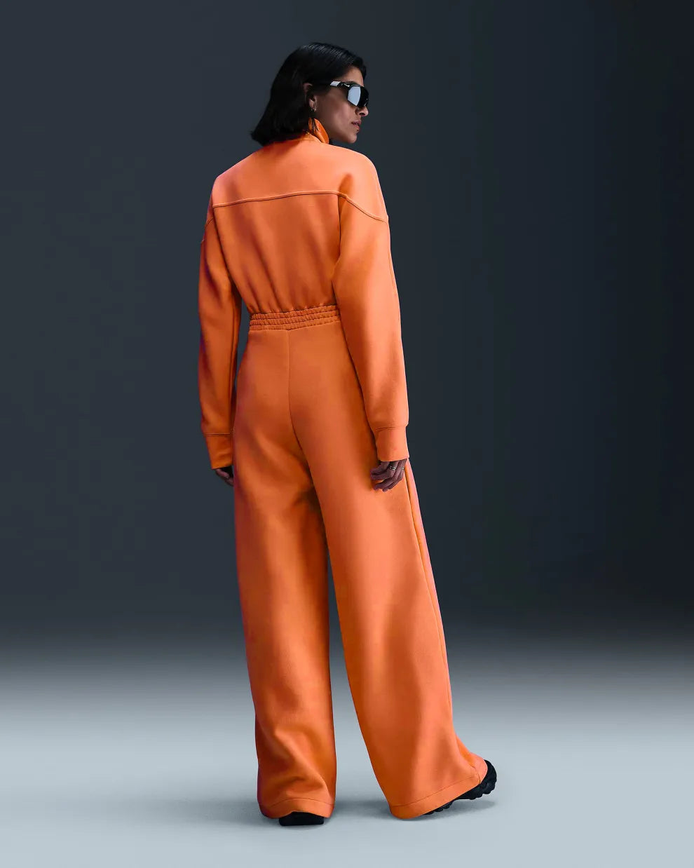 WeicheEleganz | Eleganter Jumpsuit mit Stehkragen & weitem Bein