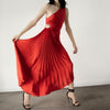 GrazieLinie | Asymmetrisches Plisseekleid mit Ausschnitt-Detail