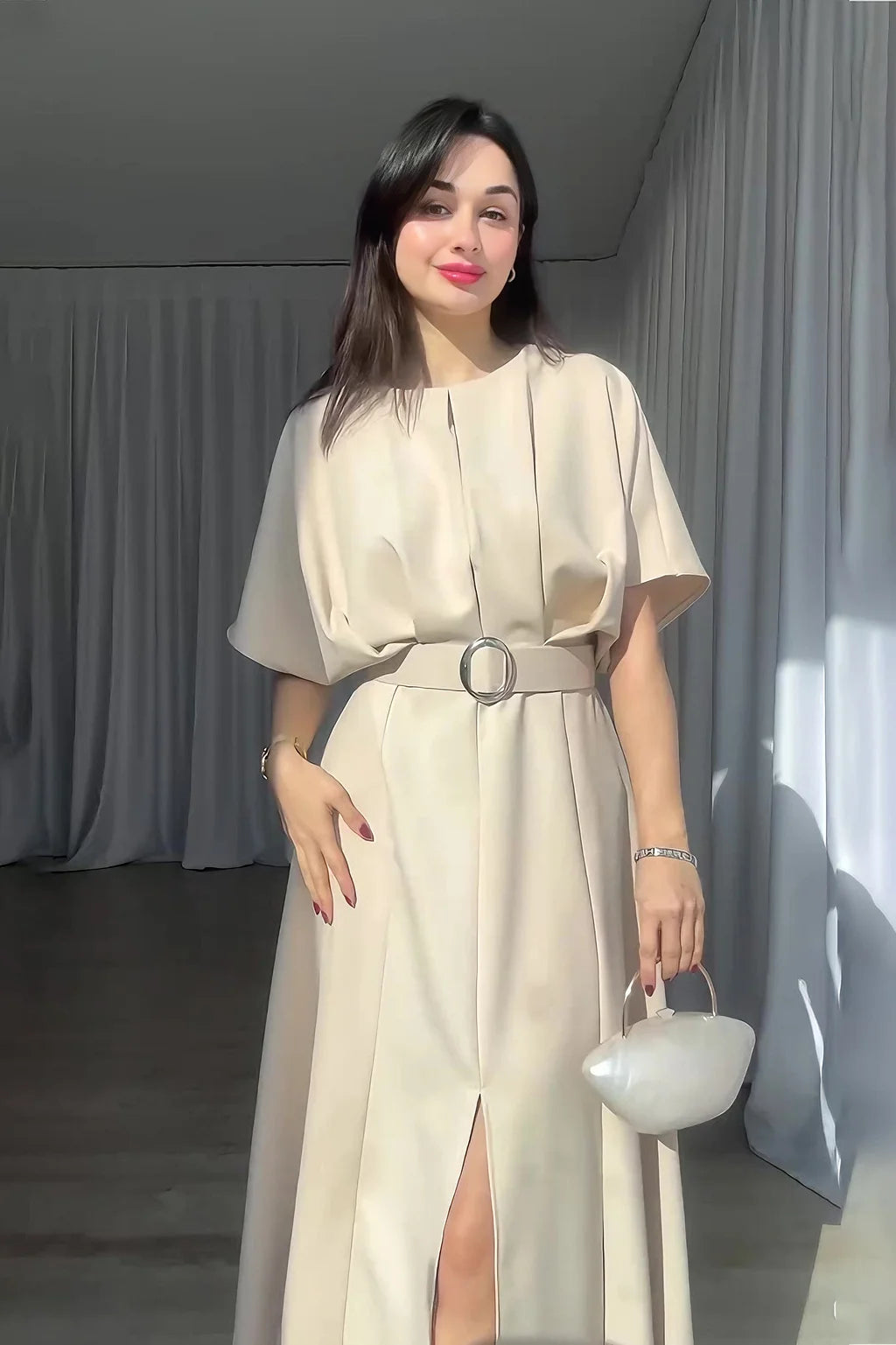 GrazieStil | Kurzarm Kleid mit Taillengürtel und edler Silhouette