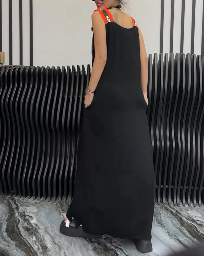 StilGefühl | Lässiges Trägerkleid mit Kordeldetails und Statement-Drucken