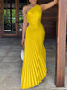 GrazieLinie | Asymmetrisches Plisseekleid mit Ausschnitt-Detail