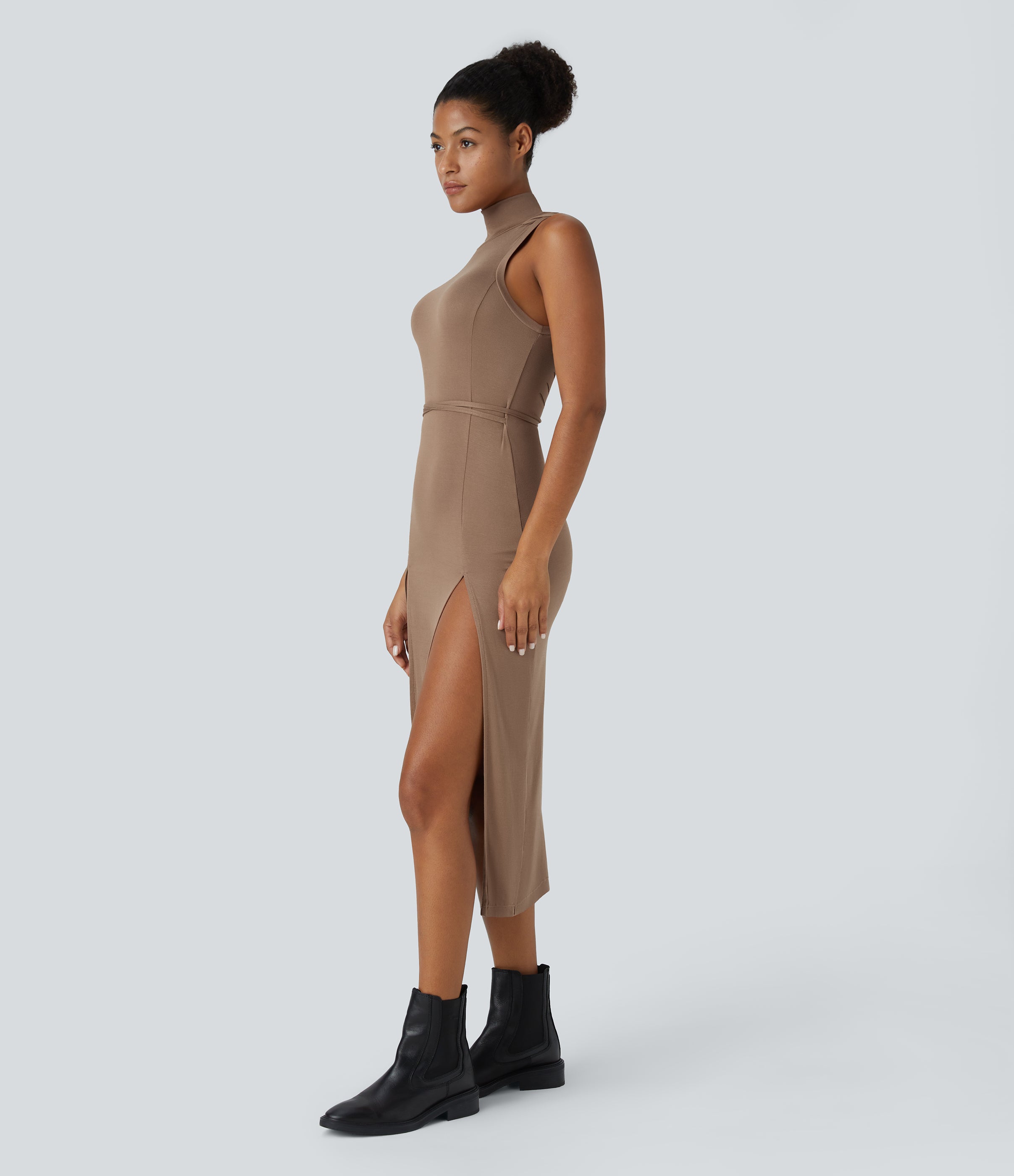 TrendStrom | Figurbetontes High-Slit Kleid mit Stehkragen