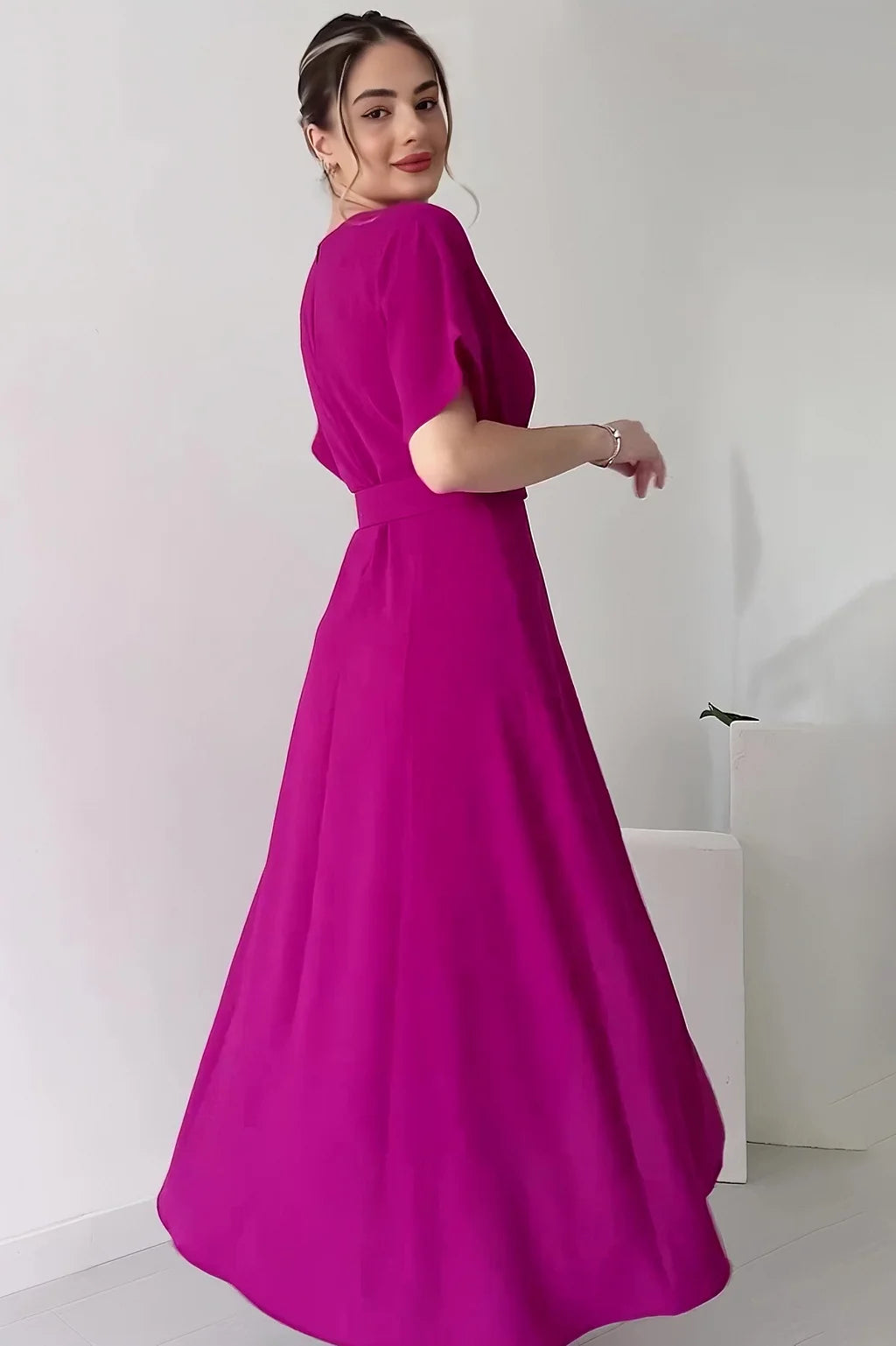 GrazieStil | Kurzarm Kleid mit Taillengürtel und edler Silhouette