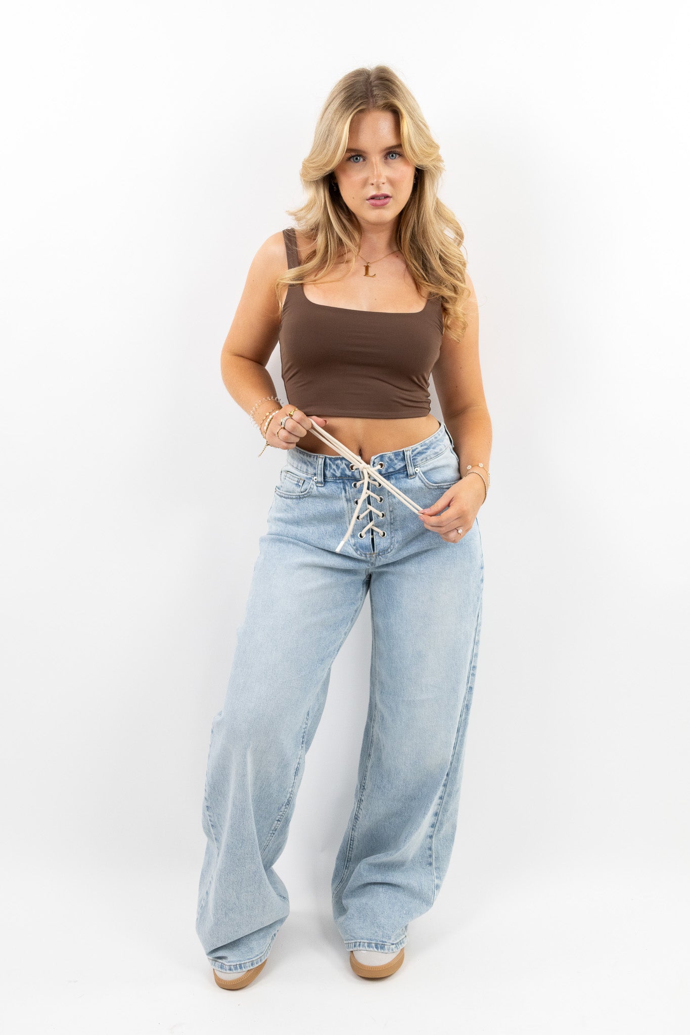 Luxusstil | Hochbundjeans mit Schnürung im Vintage-Look