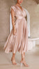 PlisséeLust | Elegantes Plissee-Midikleid mit tiefem V-Ausschnitt