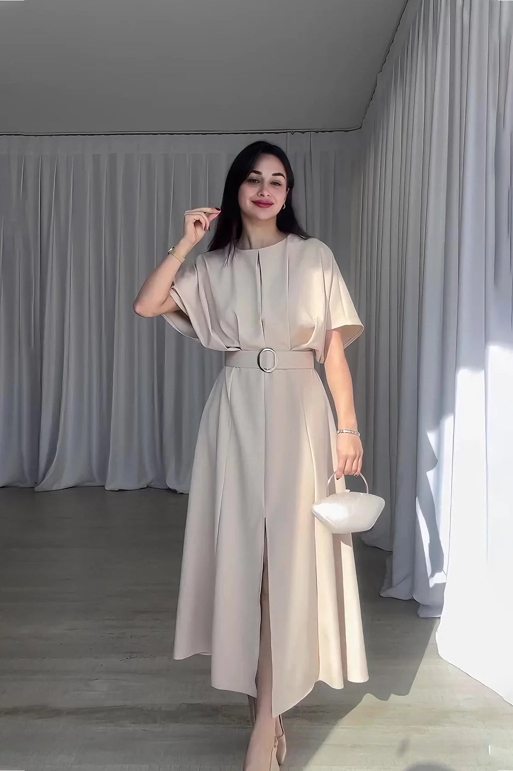 GrazieStil | Kurzarm Kleid mit Taillengürtel und edler Silhouette