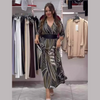 Stilreich | Maxikleid mit abstraktem Muster und Taillengürtel