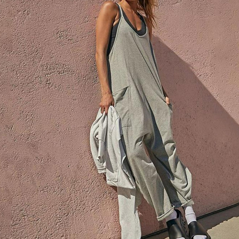 Jumpsuit mit V-Ausschnitt und Schlingentaschen