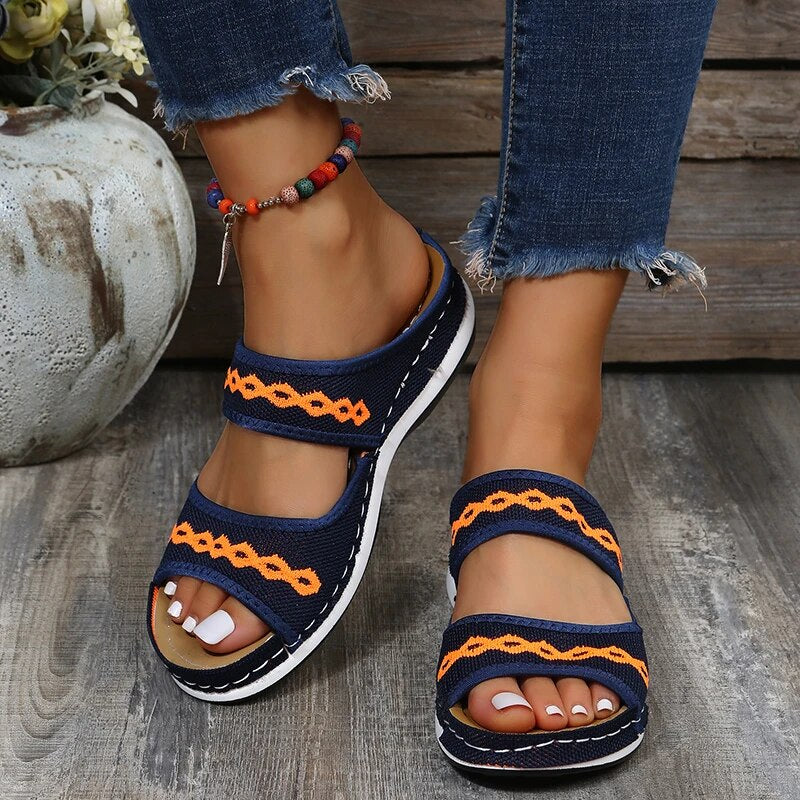 Die orthopädischen Sandalen aus Leder